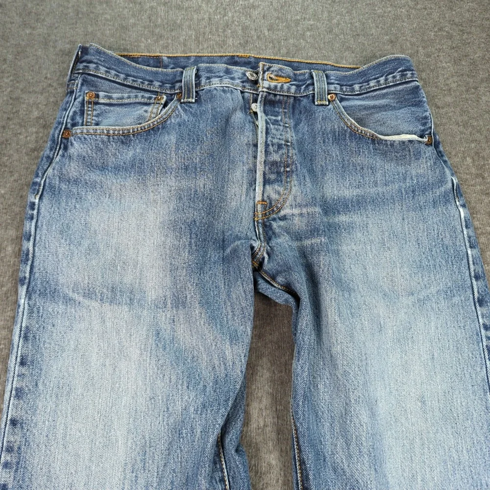 Levis 501 Jeans Mens 34x29 Blue Faded Whiskers Wallet‎ Classic Button Fly